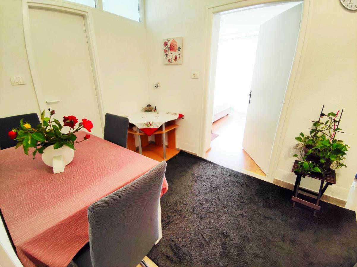 Apartment Leo Umag Bagian luar foto